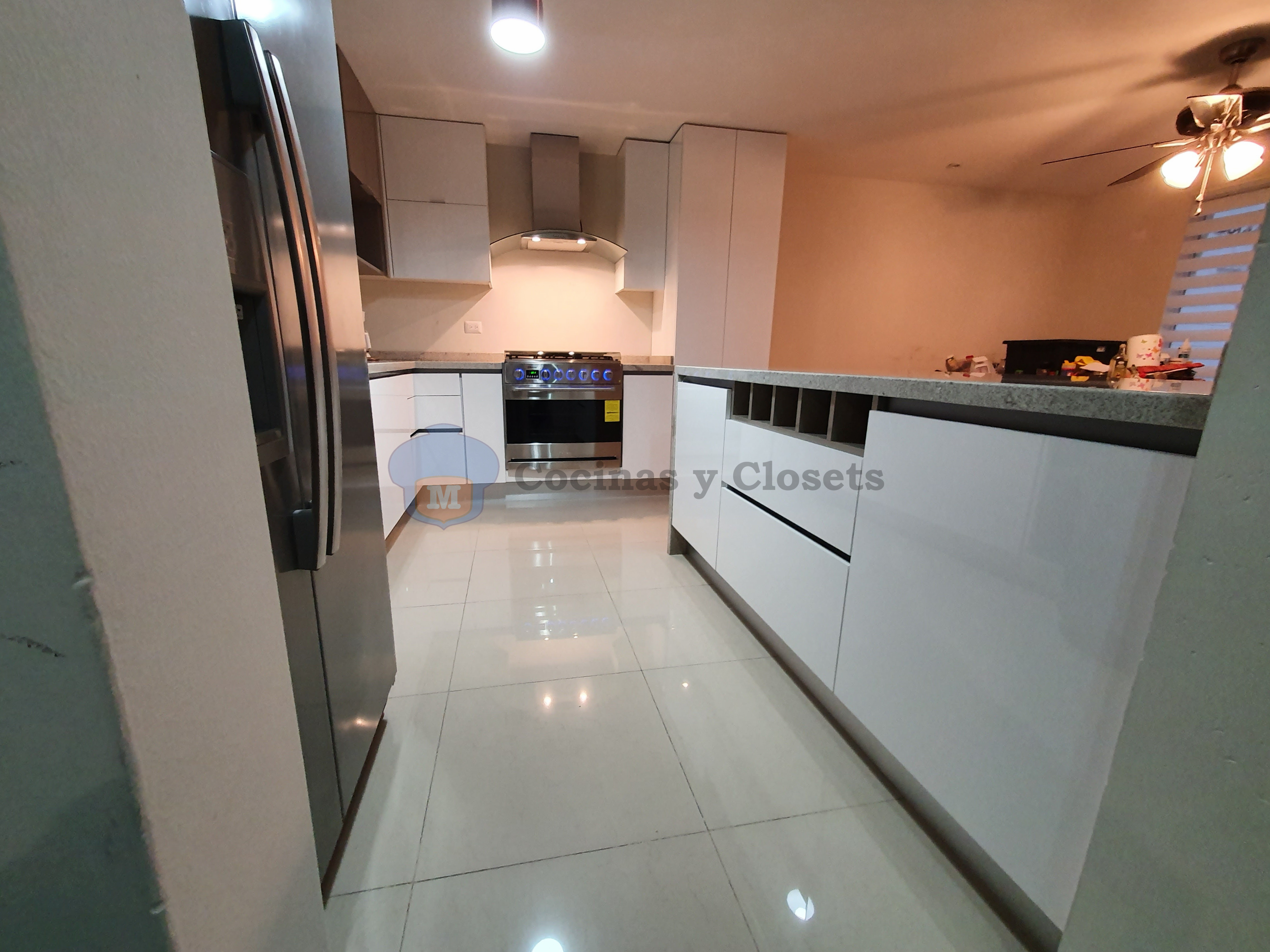 Cocina Lineal con cubierta en Corian — foto 2